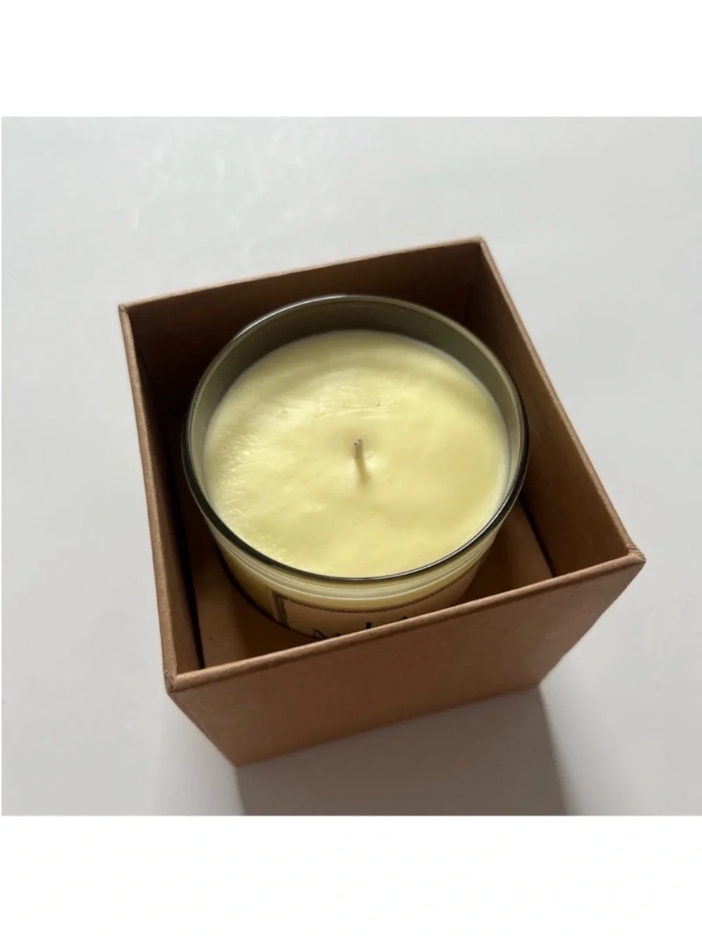 Sezane candle 34oz